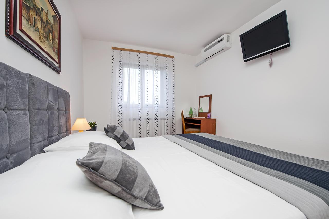 Ladonja Bb Rooms, Family Run Bed & Breakfast Rovinjsko Selo Extérieur photo